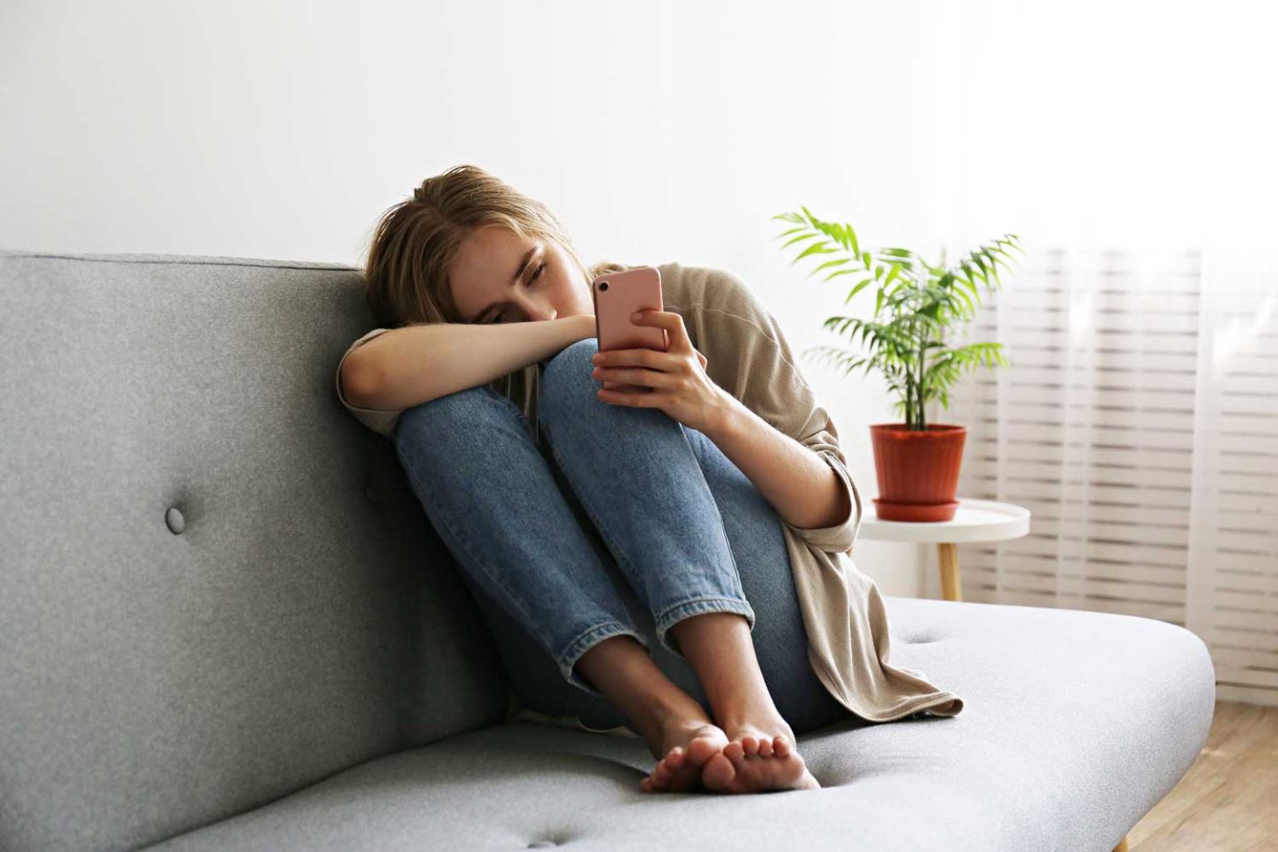 Vitamin D Mangel – Wie ein Mangel an Vitamin D die Gesundheit beeinträchtigt und wie du ihn beheben kannst. Vitamin D Mangel: Symptome und Auswirkungen eines Vitamin D Defizits auf die Gesundheit.